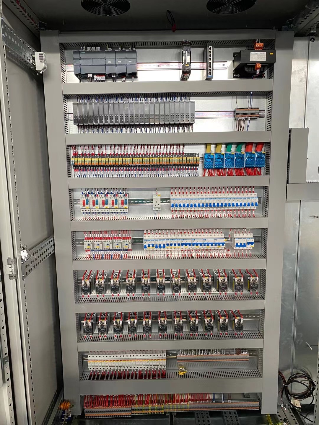 PLC控制柜-自动化控制-变频控制柜-双螺杆挤出机-挤出机控制系统-ABB变频器